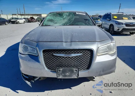 2017 Chrysler 300C z USA, uszkodzony, nr VIN 2C3CCAEG2HH662478